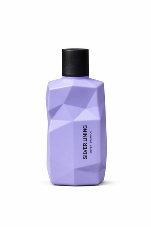 Zilvershampoo gebruiken: zo neutraliseer je gele tinten in blond haar